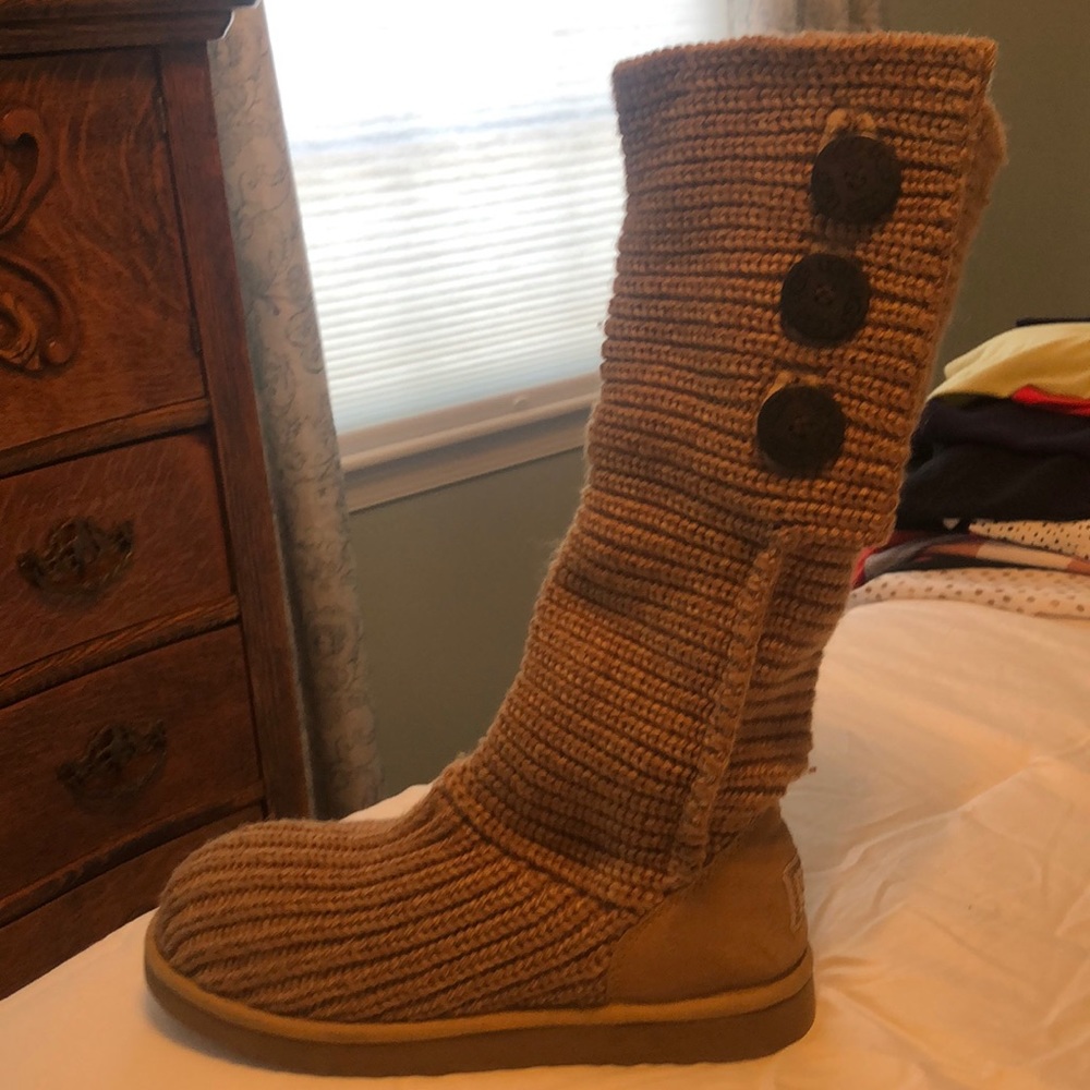 UGG Women’s Classic Cardy Tan